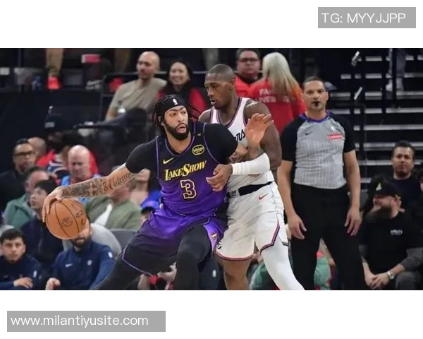 小卡坦言球队心态积极斗志昂扬这是赢得比赛的关键品质 小卡坦言球队心态积极斗志昂扬这是赢得比赛的关键品质