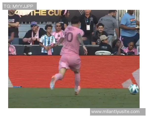 恩里克祝贺梅西布斯克茨阿尔巴夺冠并赞扬他们的辉煌成就